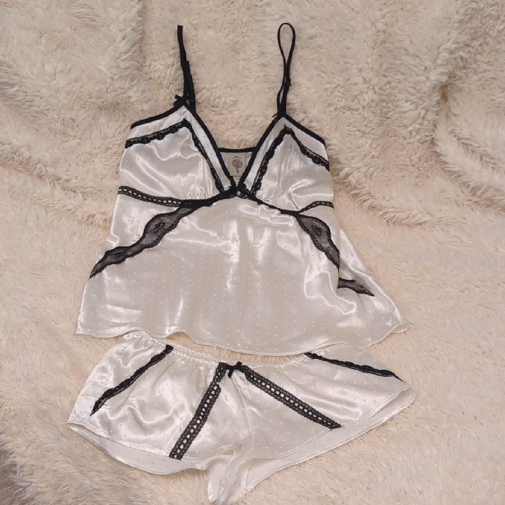 In Bloom Black and White Pajama Set Size Small